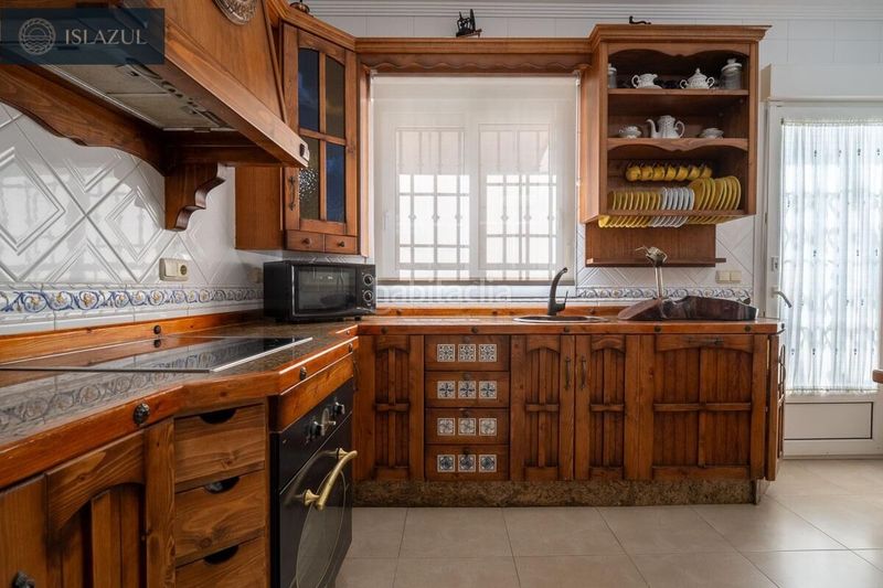 Foto 7fd0e2e6-ebe0-4fc4-b0bc-34a90e7b43f7. Xalet amb calefacció aparcament piscina a Islantilla golf Islantilla