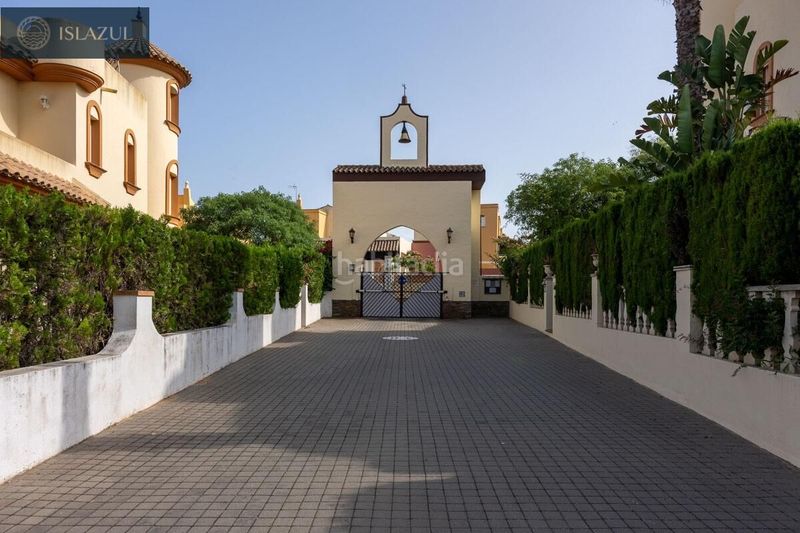 Foto 8dbe2018-7e15-4a94-ba4e-94fcc95aa40d. Xalet amb calefacció aparcament piscina a Islantilla golf Islantilla