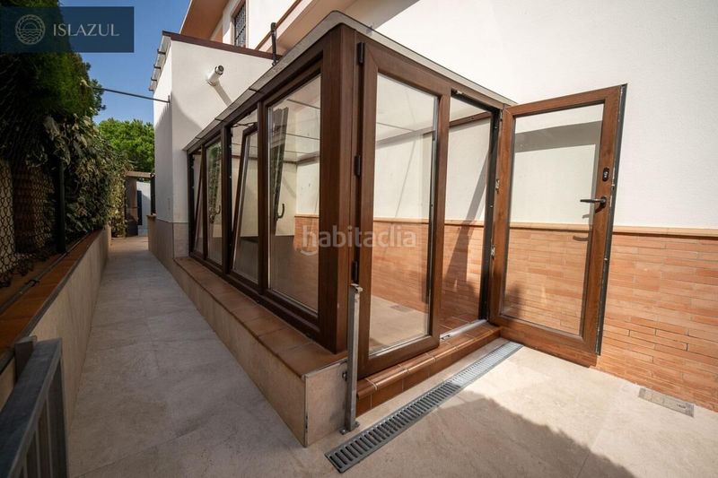 Foto a2a52225-342f-4152-b8e1-1325993154f4. Xalet amb calefacció aparcament piscina a Islantilla golf Islantilla