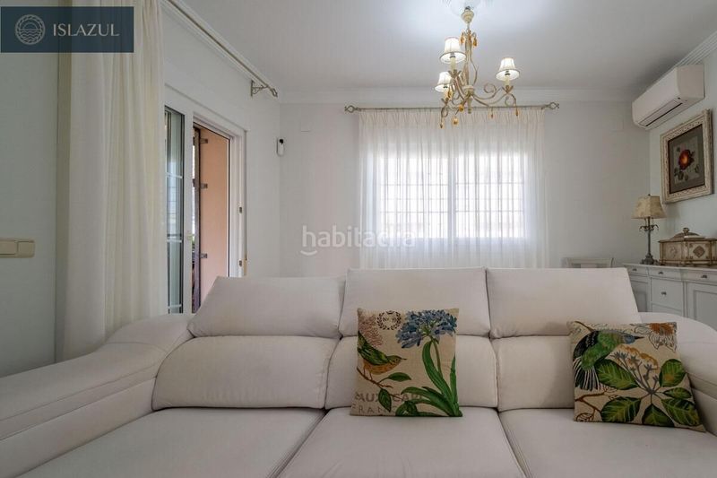 Foto a687d112-5816-4bdd-97a0-0459bba58fdf. Xalet amb calefacció aparcament piscina a Islantilla golf Islantilla