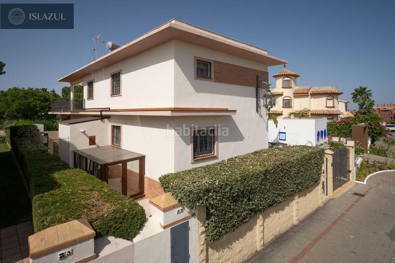 Foto aceaa040-4700-4f2b-9e06-becdccad13fe. Xalet amb calefacció aparcament piscina a Islantilla golf Islantilla