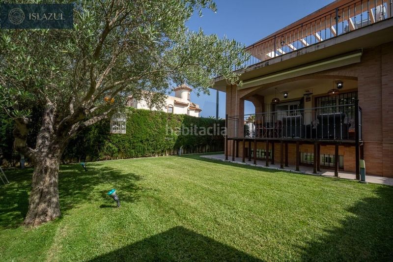 Foto b5e12853-bf99-46fb-bf67-b9a64aa4b7ad. Xalet amb calefacció aparcament piscina a Islantilla golf Islantilla