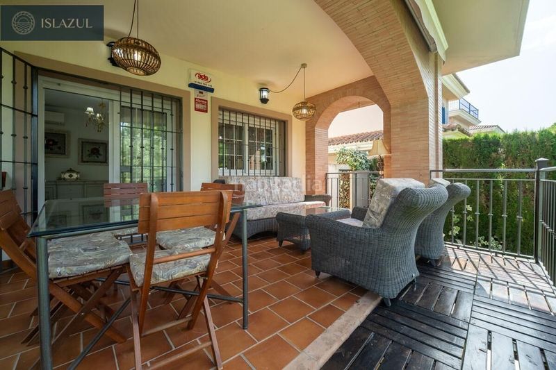 Foto cc3373cf-d8ba-4d17-8f9c-0bae3bc8b9f3. Xalet amb calefacció aparcament piscina a Islantilla golf Islantilla