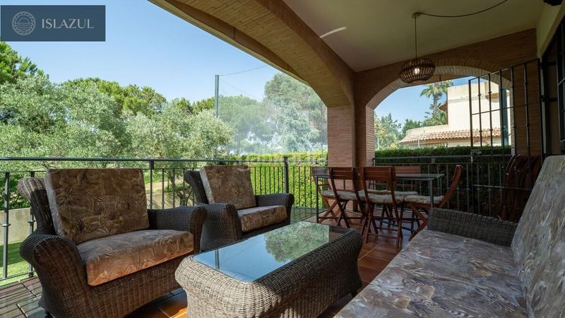 Foto d406f190-f964-495d-82ba-76fa60a1825c. Xalet amb calefacció aparcament piscina a Islantilla golf Islantilla