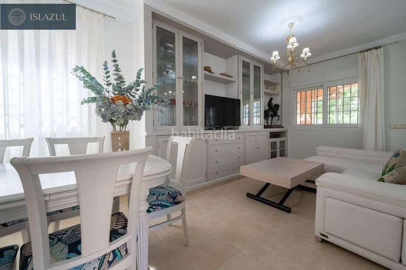 Foto f732671f-22ca-4584-bc99-332bf3d8632b. Xalet amb calefacció aparcament piscina a Islantilla golf Islantilla