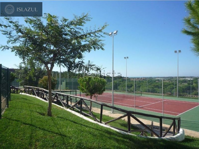 Foto 50dcd85d-9242-4a23-b20d-c6e8a7c060de. Àtic amb calefacció aparcament piscina a Islantilla golf Islantilla