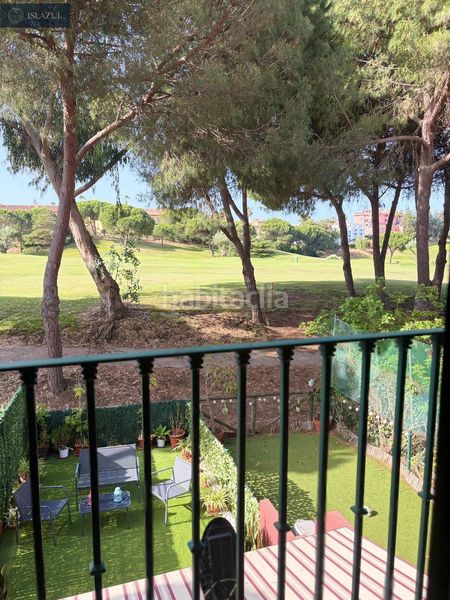 Foto a71c6569-e656-428f-8f8c-2b7f3b074dda. Casa adossada amb aparcament piscina a Islantilla golf Islantilla