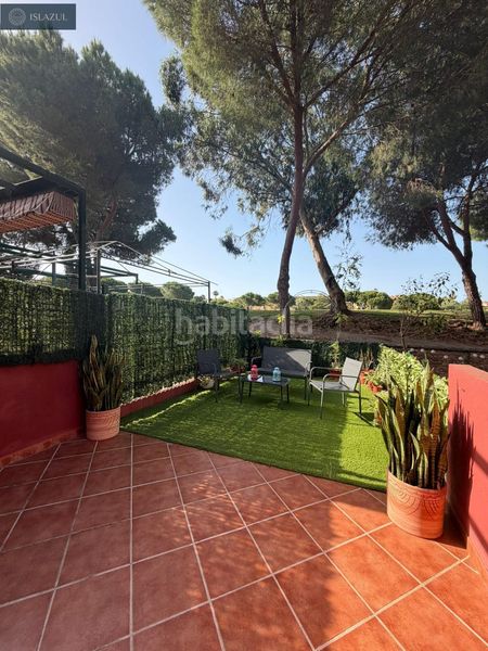 Foto c27ab834-0ff8-4e66-b75e-4a6674d54e63. Casa adossada amb aparcament piscina a Islantilla golf Islantilla