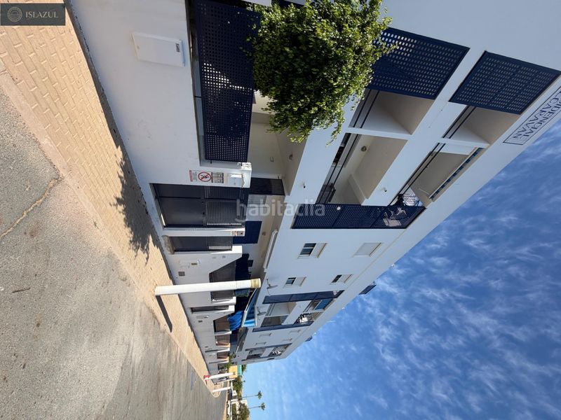 Foto 2d1e67a9-59a8-486a-b2fa-14874e815fb7. Triplex avec chauffage parking piscine dans Islantilla golf Islantilla