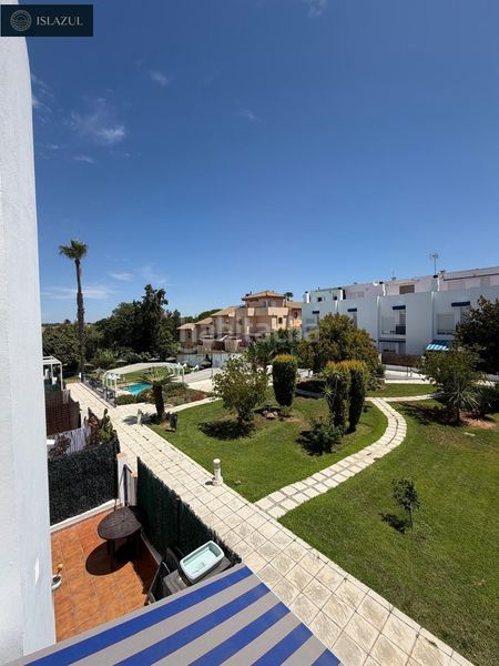 Foto a7465e4b-3464-46bf-9c67-240dba161c35. Tríplex amb calefacció aparcament piscina a Islantilla golf Islantilla