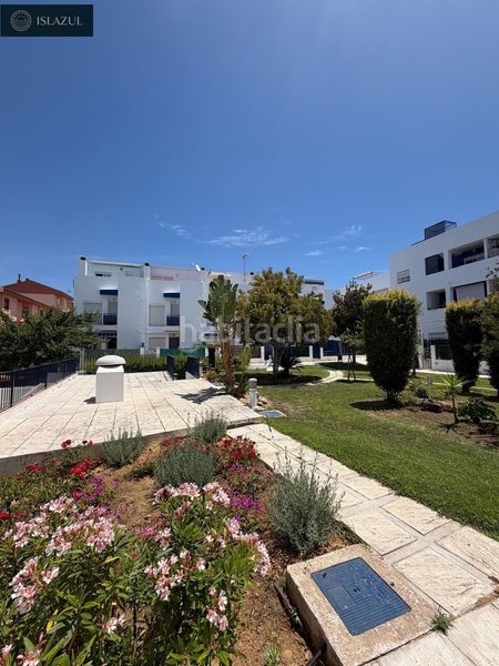 Foto f42fdfd3-432b-42da-92bc-42f614490638. Tríplex amb calefacció aparcament piscina a Islantilla golf Islantilla