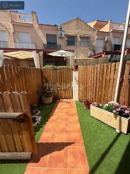 Foto 847b3694-99ee-4cfc-96de-3f8028b32285. Casa aparellada amb calefacció aparcament piscina a Islantilla