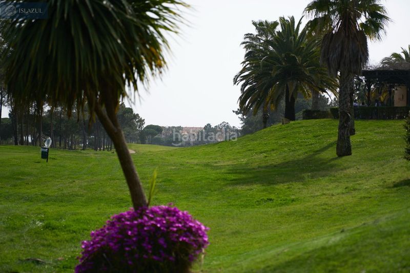 Foto b24a87fc-836a-4426-8a6e-dea153284901. Casa adossada amb aparcament piscina a Islantilla golf Islantilla