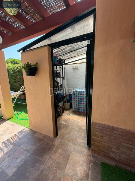 Foto d01bd864-3352-44be-85af-bdf00c5572a1. Casa adossada amb aparcament piscina a Islantilla golf Islantilla