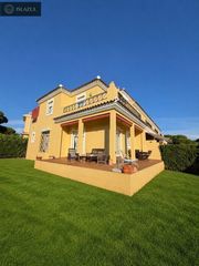 Maison jumelée  Paseo chirina de la. Pareado de esquina único ! con 170 m2 de jardín y vistas al golf