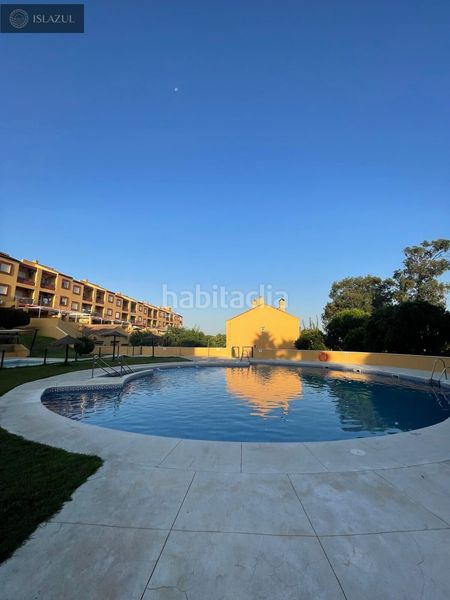 Foto 5ad1a47e-cd24-4d2c-a5e0-d9ea22f45e36. Apartament amb aparcament piscina a Islantilla golf Islantilla