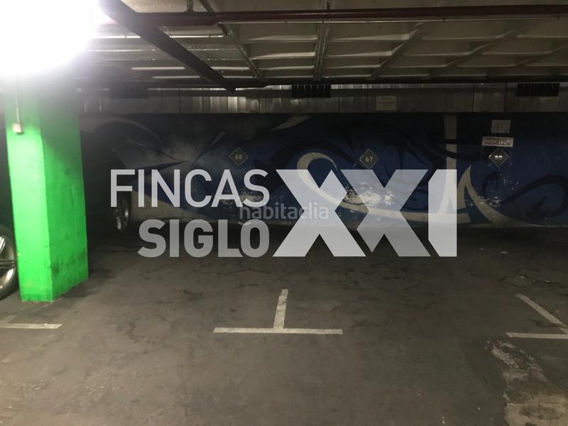 Foto c799ecc9-5550-4ff3-a10c-be06b500cc79. Parking coche en L´Antiga Esquerra de l´Eixample Barcelona