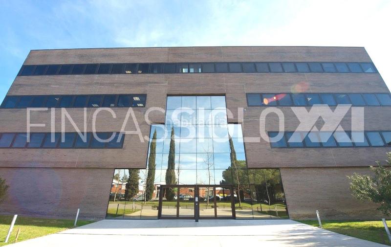 Foto 4882df6f-644e-4afd-bcb8-ca9b53a38877. Alquiler local comercial en Can Roses Rubí