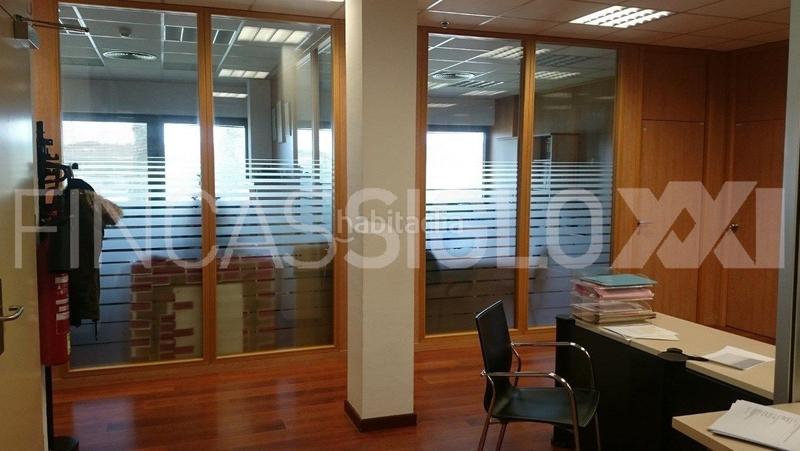 Foto 843f0042-cb1e-442a-a074-009d36d00fc5. Lloguer local comercial a Can Roses Rubí