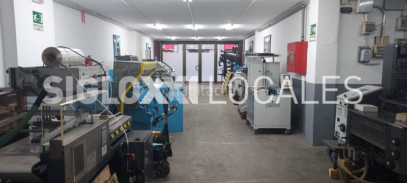 Foto 6474d412-e70b-4272-9b54-900b573bb5fa. Local comercial a Sant Antoni Barcelona