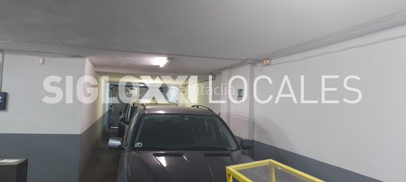 Foto 90ad39a5-1fd7-4990-b0e9-665df75dc5d0. Local comercial a Sant Antoni Barcelona