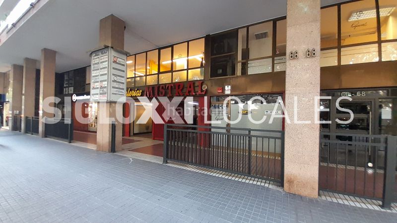 Foto 1359b7ac-cdc4-4d33-8d38-18480c3ae9b9. Local comercial a Sant Antoni Barcelona
