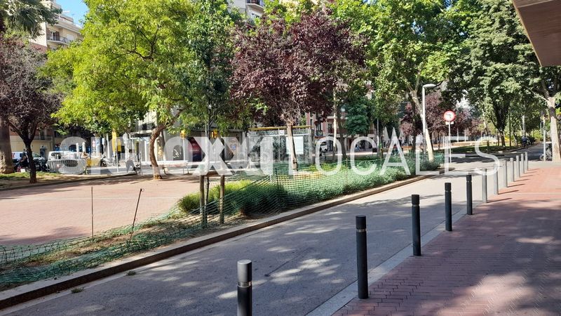 Foto 9e1fc193-9065-4116-94ba-4a4ddcb8fac6. Local comercial a Sant Antoni Barcelona
