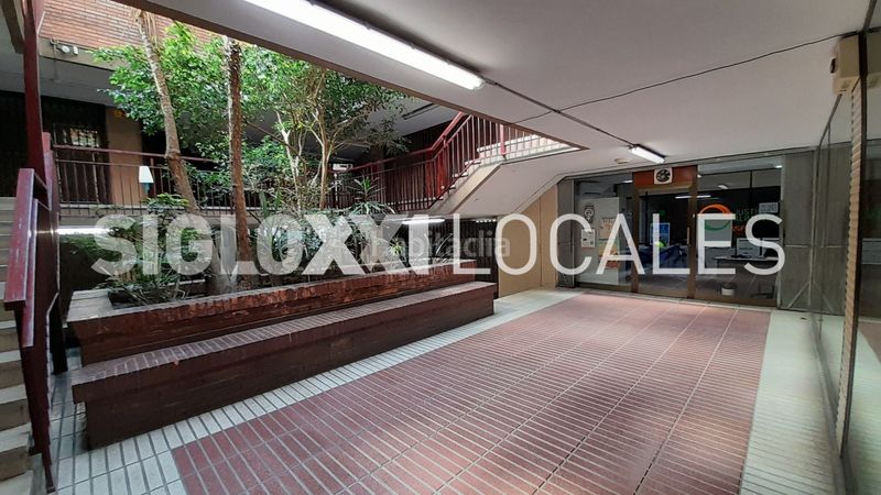 Foto afc8fd53-d130-4f28-82ed-757a7b6867d8. Local comercial a Sant Antoni Barcelona