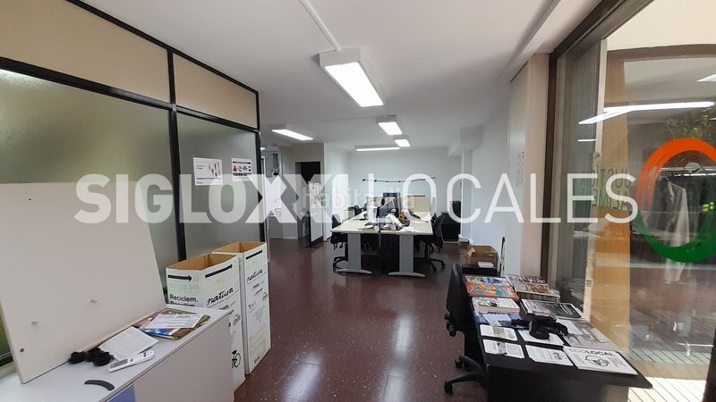 Foto b4cb3150-9a88-4e0b-b324-1f4cd3c3b934. Local comercial a Sant Antoni Barcelona