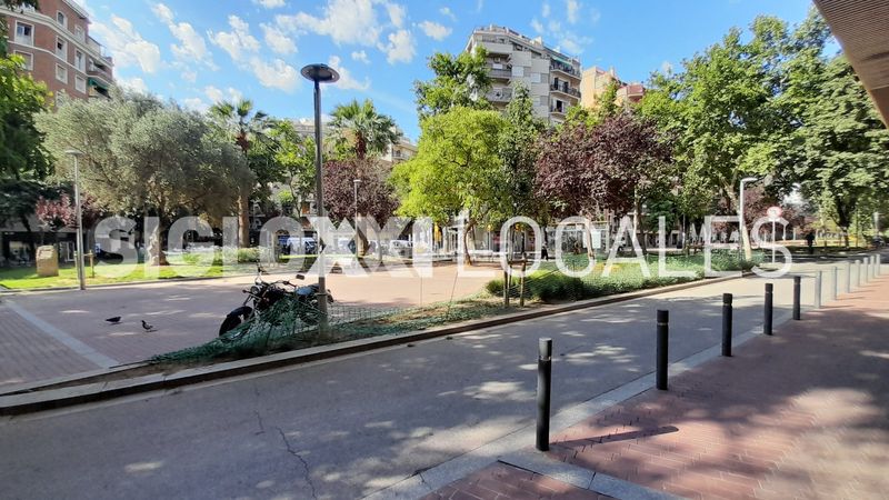 Foto dba82552-7b36-4778-85a8-a03feff7524c. Local comercial a Sant Antoni Barcelona