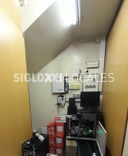 Foto dea7573e-1dbd-423c-9ce7-6311dad7e0bd. Local comercial a Sant Antoni Barcelona