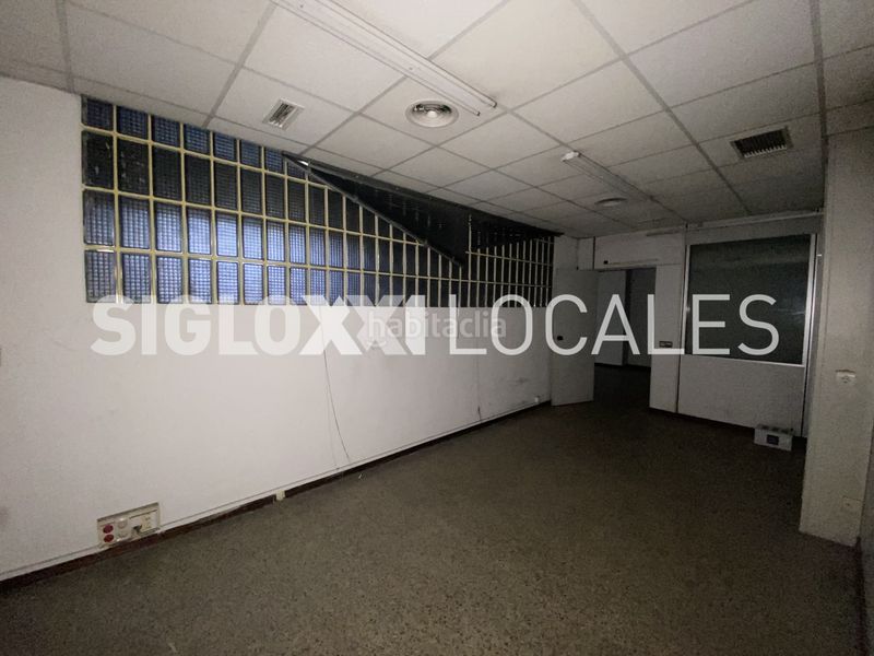 Foto 11cc70db-5b41-482f-b7be-260080f8fb25. Local comercial a Centre Esplugues de Llobregat