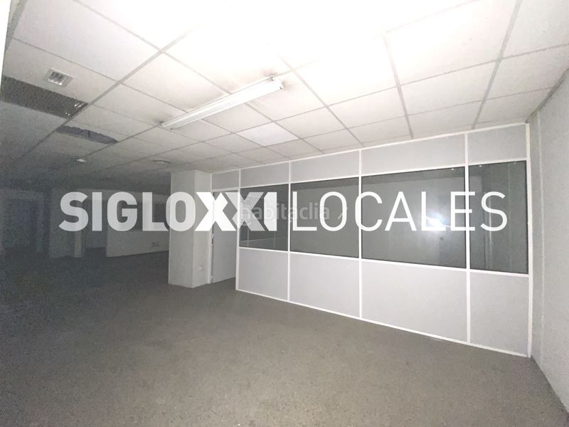 Foto 41c7c160-775b-4cbf-8ab2-f85ed681b9a5. Local comercial a Centre Esplugues de Llobregat