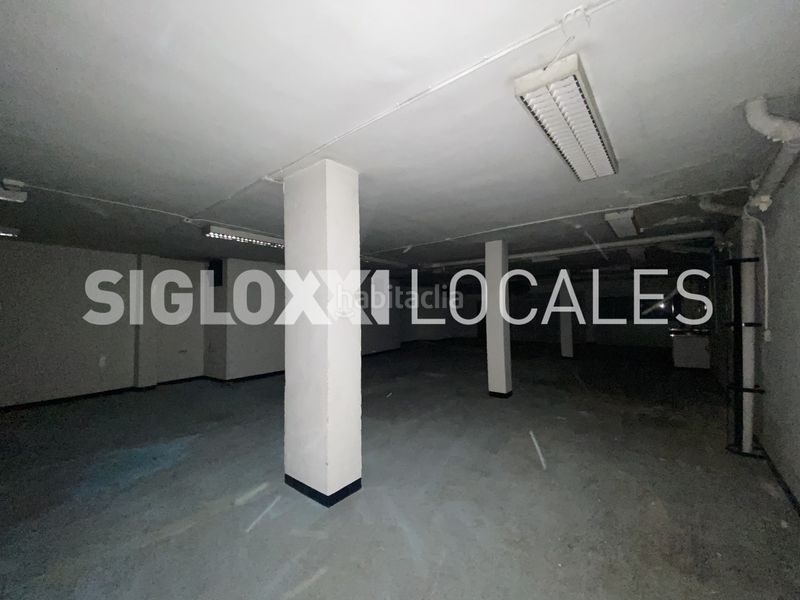 Foto 8288a379-7fc4-4eb2-a638-82686a2e5f93. Local comercial a Centre Esplugues de Llobregat