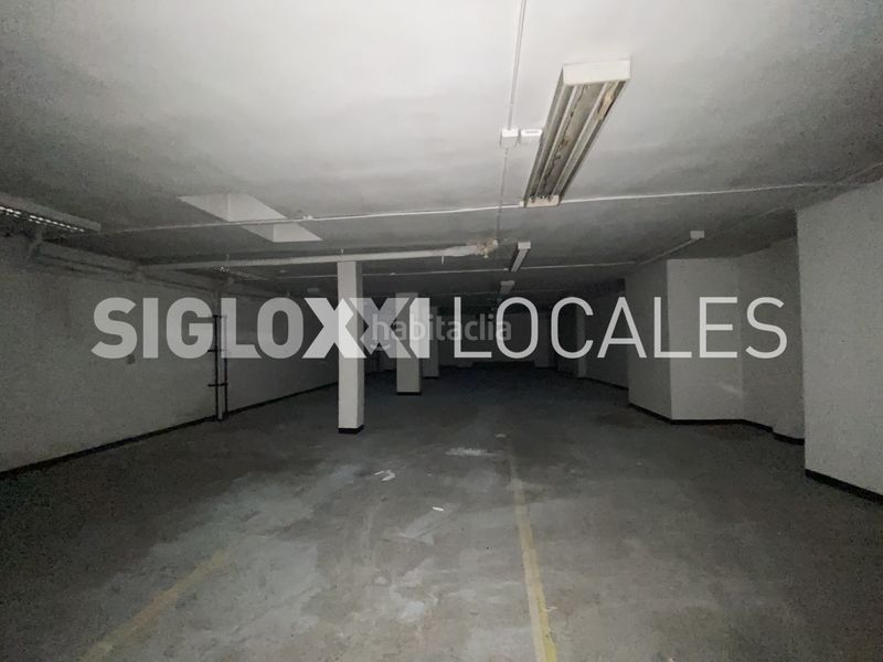 Foto b8f0196a-2049-41b2-8c83-cd796b673f9c. Local comercial a Centre Esplugues de Llobregat