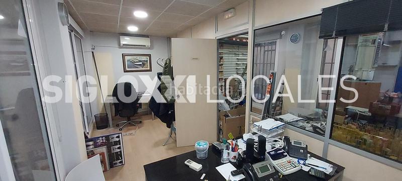 Foto 5f293329-631f-4332-9000-93eda3d5f297. Local comercial en Prosperitat Barcelona