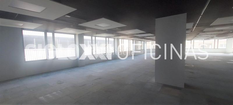 Foto 430314ab-ab87-4650-8ebe-3aeeb674233d. Rent office space with parking in El Gall Esplugues de Llobregat