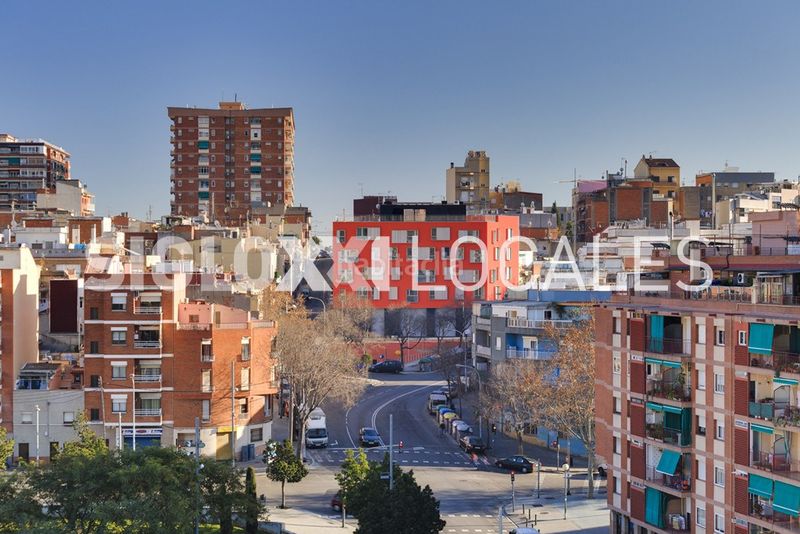 Foto 122df986-db0a-455d-ae8c-7f1083f98973. Local comercial a Prosperitat Barcelona
