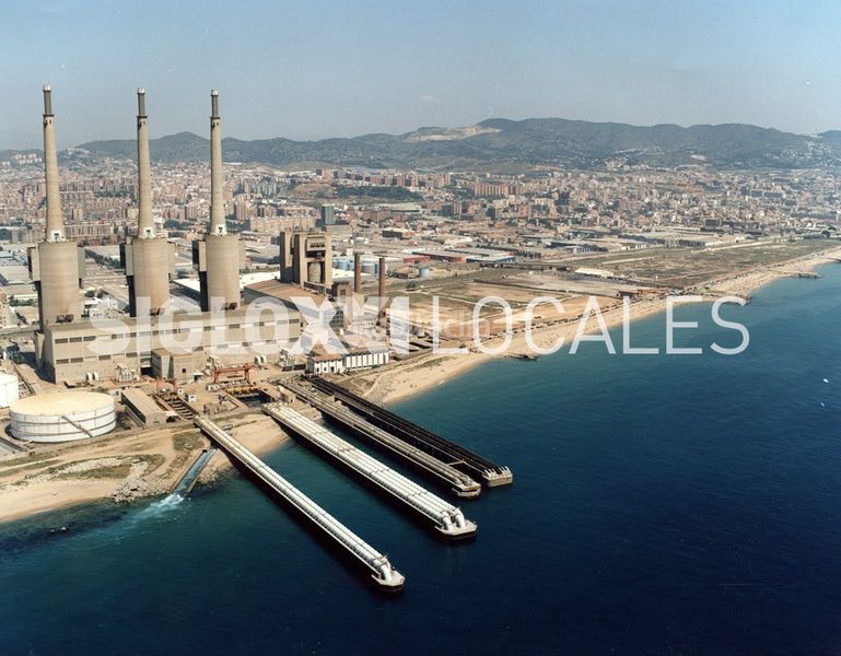 Foto ff2efe7f-fc5b-44cd-b277-fd93711cb8aa. Local comercial a Prosperitat Barcelona