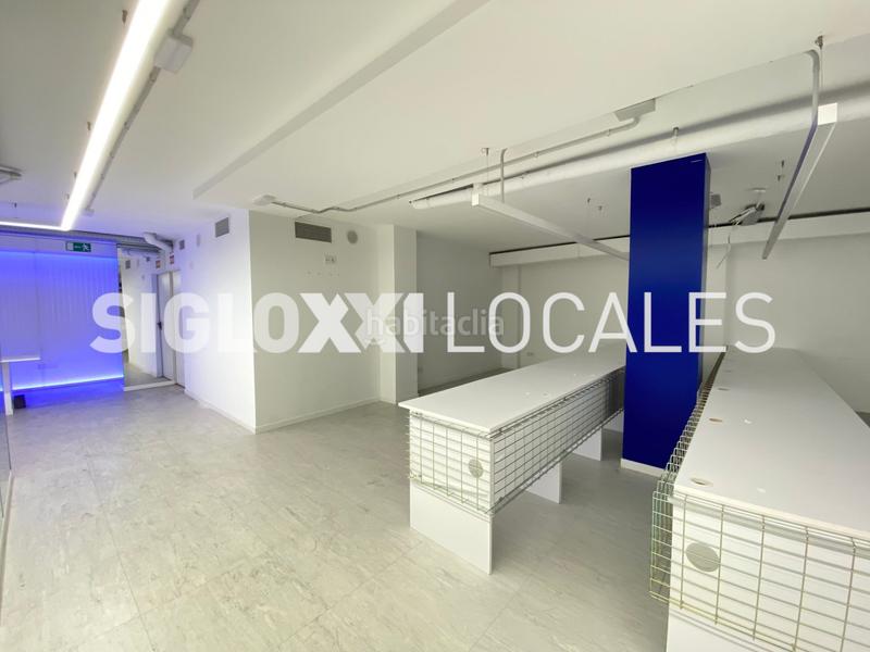 Foto f9b35dcc-4c74-4e86-acb8-9f7fa1f3c8cc. Lloguer local comercial a Sagrada Família Barcelona