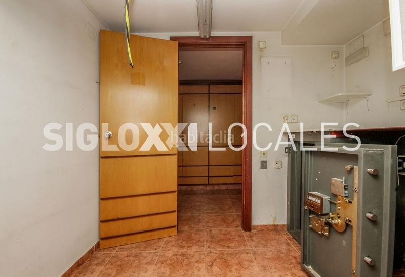 Foto e45bec5c-6b5a-42ba-ac35-f7d7de93a9b4. Local commercial dans El Clot Barcelona
