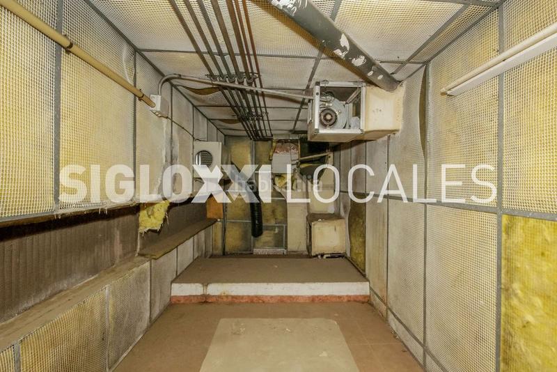 Foto a6c0b067-c829-48e0-8e77-e0125a0c49df. Rent business premise in El Clot Barcelona