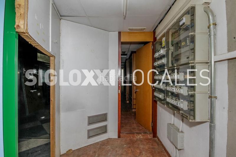 Foto b1f1db2a-b107-4ac2-adb8-0a666e0edc7b. Rent business premise in El Clot Barcelona