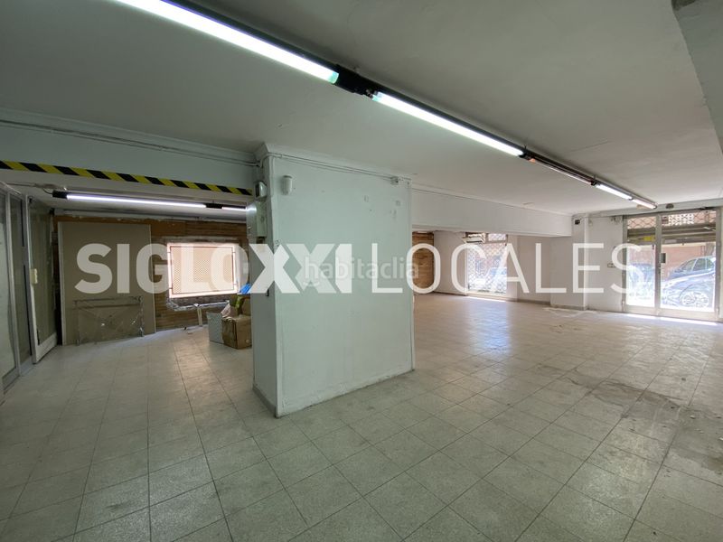 Foto 1ec3d481-bcdf-49e5-80a3-310b3b887aba. Local comercial a Porta Barcelona