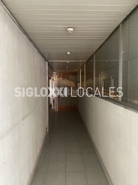 Foto b99899d8-d5fe-4eca-b746-a49da4834631. Local comercial a Porta Barcelona