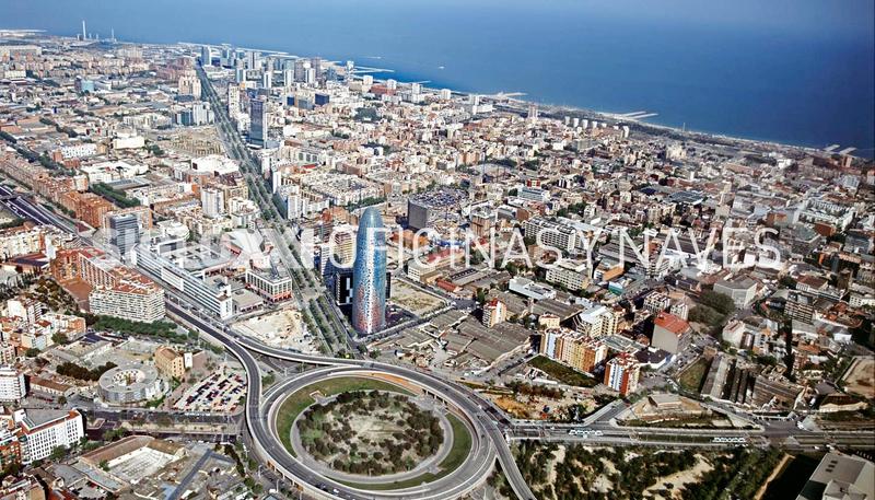 Foto 28e4dbd7-82c9-4f33-9767-20e7e4c281ce. Rent office space with heating parking in Dreta de l´Eixample Barcelona