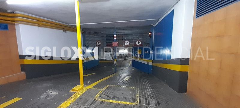 Foto c5af7f10-fad8-4f03-afe7-9a623b93857f. Lloguer aparcament cotxe a La Nova Esquerra de l´Eixample Barcelona
