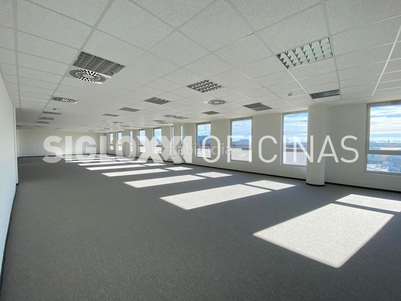 Foto e9f5bd7d-8057-4144-b3c1-cf2f88230d85. Location bureau dans La Marina del Prat Vermell Barcelona