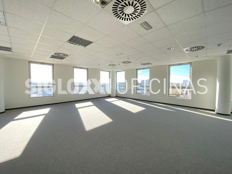 Foto 8753543b-28a8-46bf-a6c6-b7ae53fa1dbd. Miete büro in La Marina del Prat Vermell Barcelona