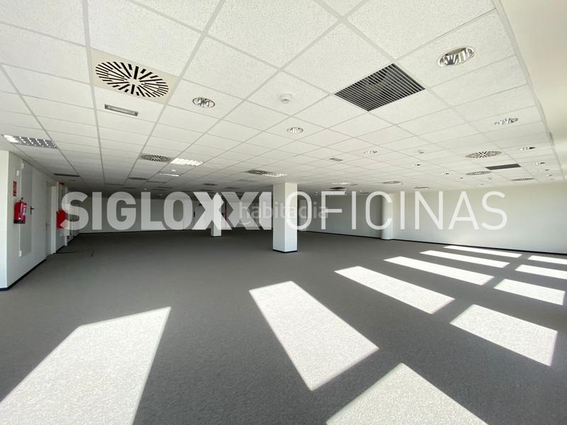 Foto daeba749-87dc-45a6-9dd6-e17ad3a2595c. Miete büro in La Marina del Prat Vermell Barcelona